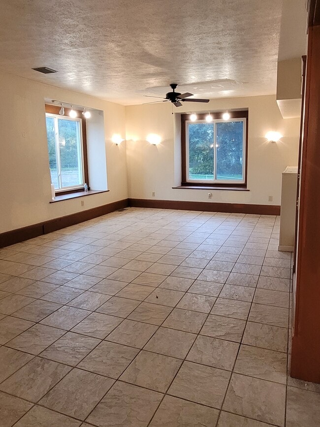 335 Wooster Rd N Unit Lower, Barberton, OH 44203 Apartments in