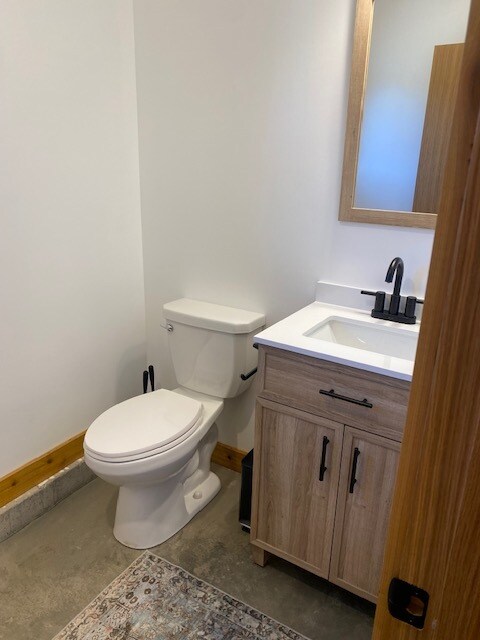 Building Photo - 334 Meadows Dr