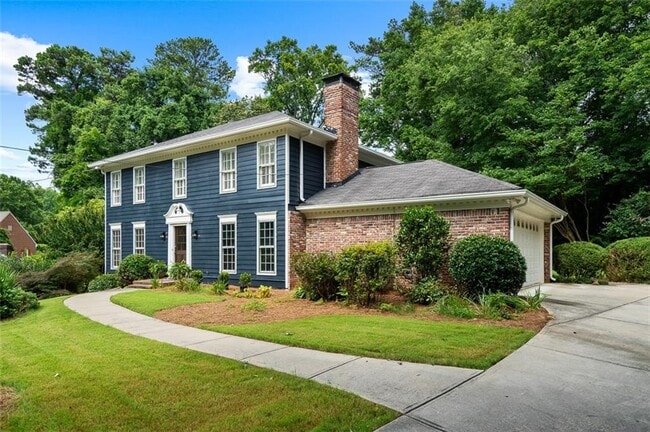 Building Photo - 2340 Castleridge Ct