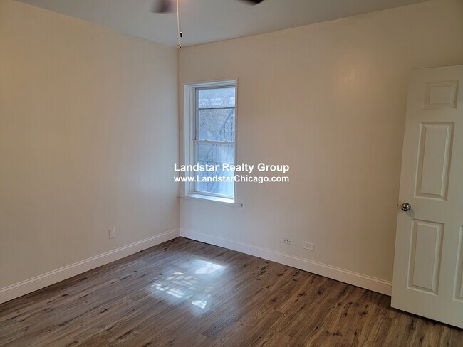 Building Photo - 3948 W Congress Pkwy
