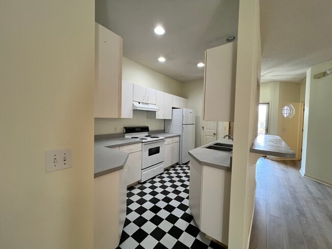 Foto del edificio - 1600 Sturdivant Dr