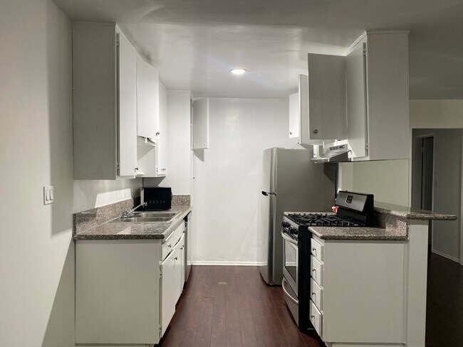 Unidad 5 - Cocina - 3436 Vinton Ave