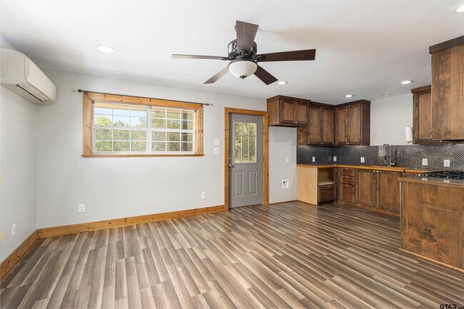 Building Photo - 3406 CR 415