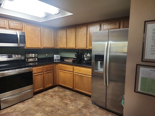 Foto del edificio - Alpine Court Condo Available Now!