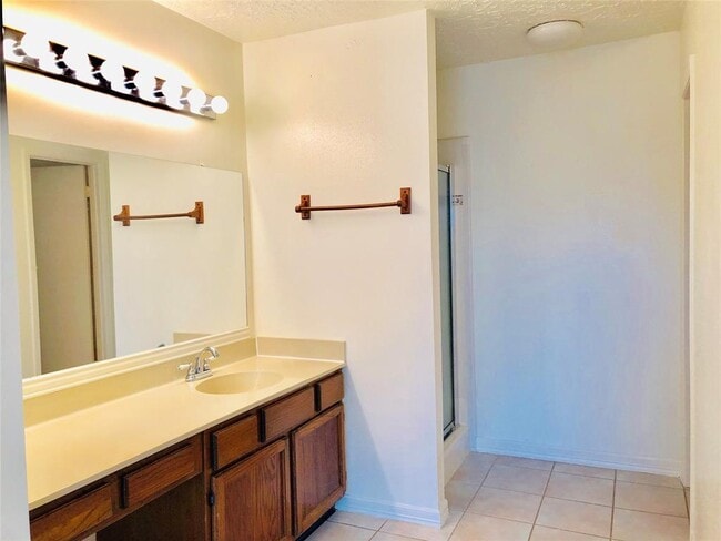 Building Photo - 2803 Fir Crest Ct