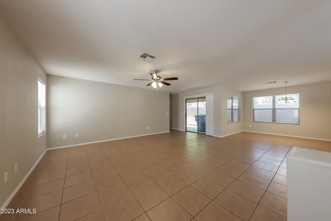 Foto del edificio - 18611 North 22nd St