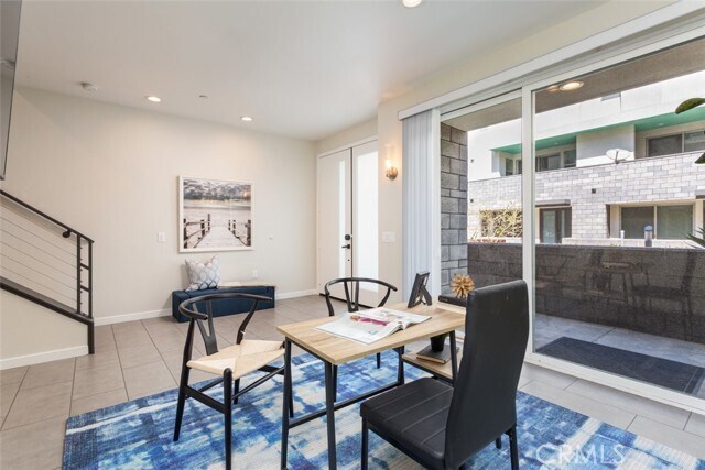 Building Photo - 636 Channel Way
