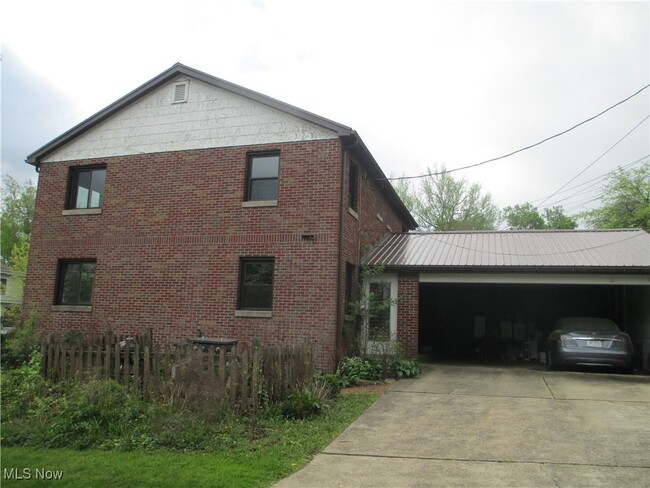 Building Photo - 757 N 7th St