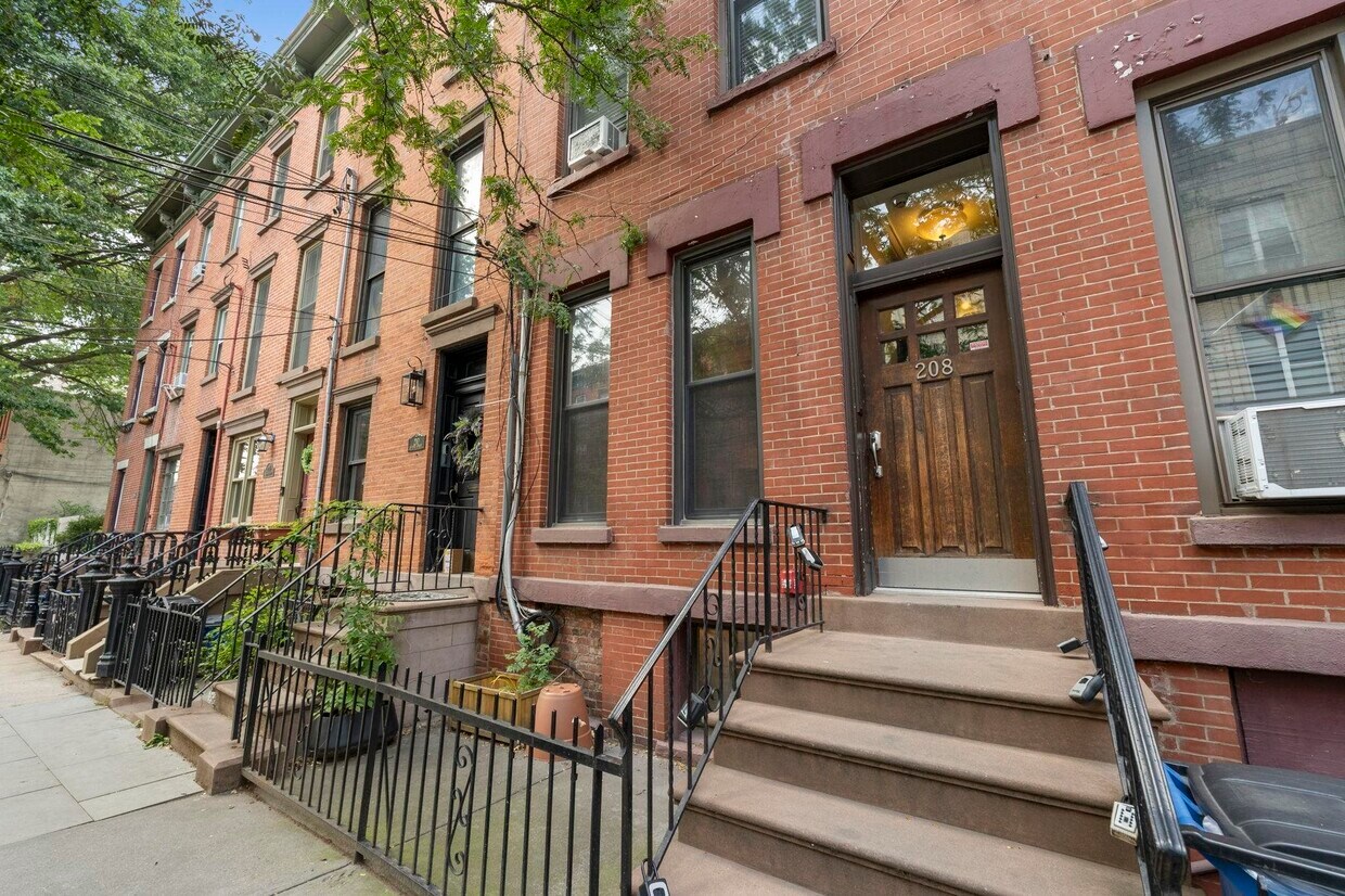 Foto principal - 208 7th St