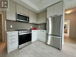 Building Photo - 20 Soudan Ave