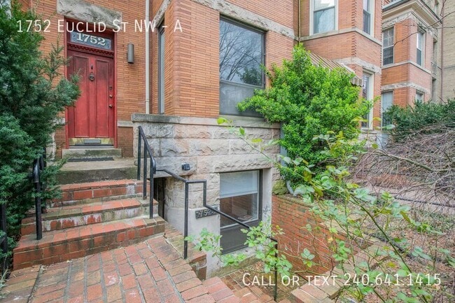 Photo - 1752 Euclid St NW House