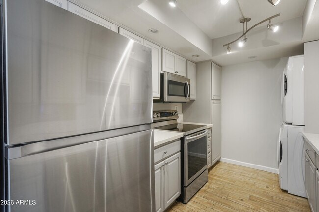 Foto del edificio - 10444 N 69th St