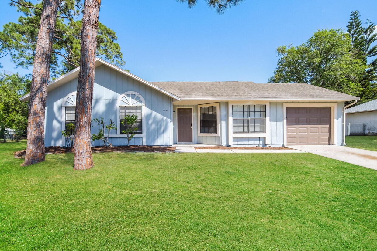 Foto principal - 1095 Heath Ave NW