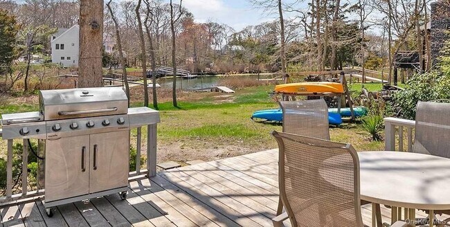 Foto del edificio - 37 Noyack Harbor Rd