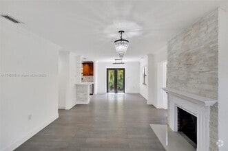 Building Photo - 135 Ponce de Leon