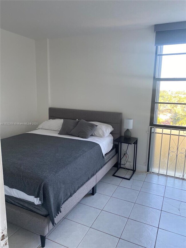 Foto del edificio - 3101 N Country Club Dr