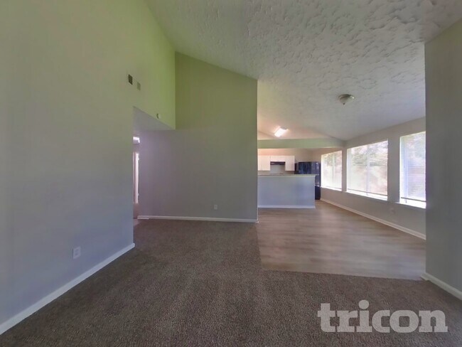 Building Photo - 10919 Almond Grove