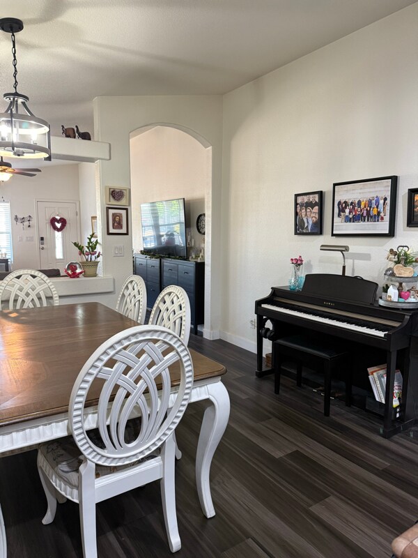 Foto del edificio - 120 N Val Vista Dr