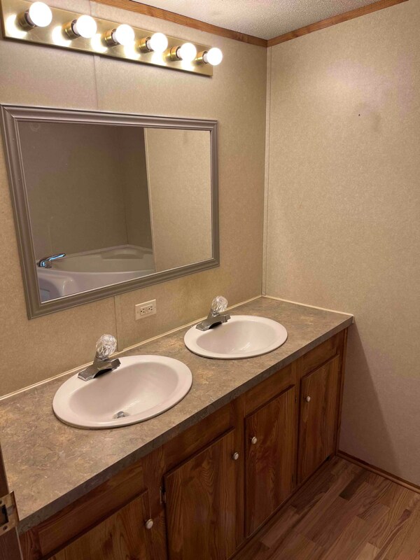 Building Photo - 177 Neches Dr