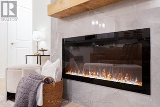 Building Photo - 1695 Dersan St