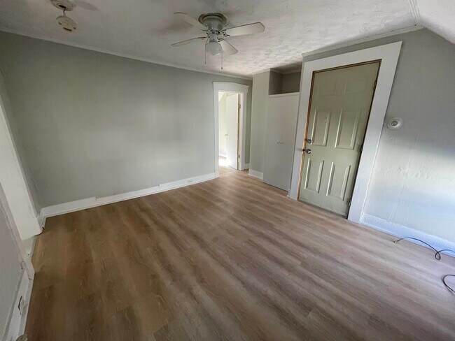 Foto del edificio - 52 Chestnut Ave