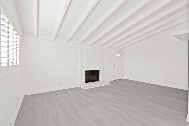 Building Photo - 15341 San Ardo Dr