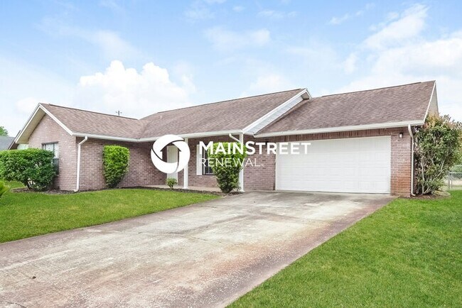 Building Photo - 3 Bedroom Pet-Friendly Home in titusville,...