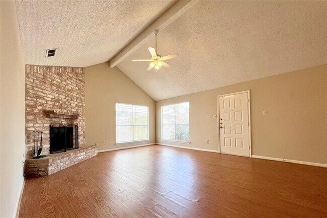 Foto del edificio - 3511 Palm Grove Dr