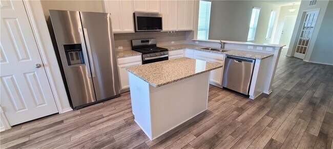 Foto del edificio - 640 Pepperbark Loop