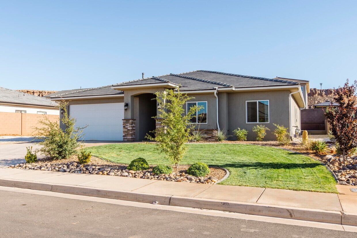 Foto principal - 3338 E Crimson Ridge Dr