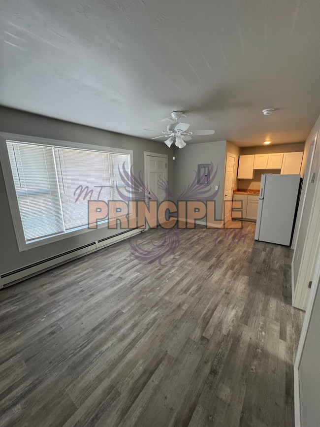 Building Photo - Renovated 2 bedroom Duplex on the flats