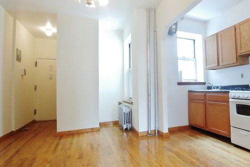 Building Photo - 328 E 66th St