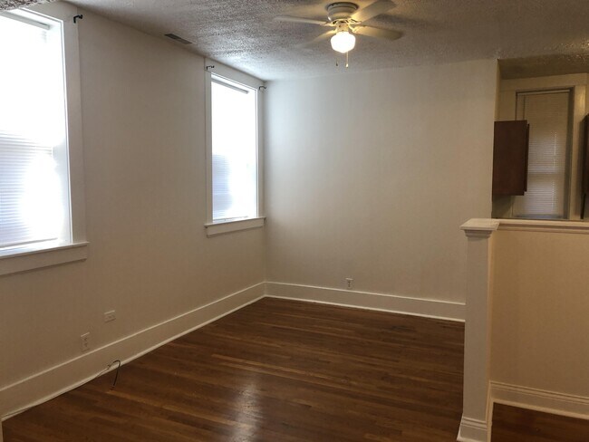 Building Photo - 222 McCormick - 7