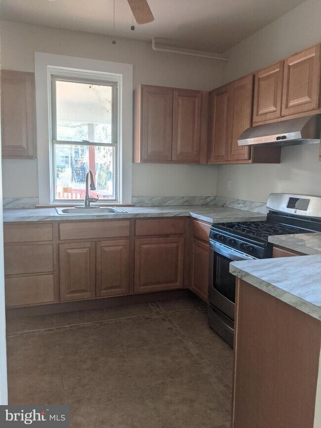 Building Photo - 500 Parksley Ave