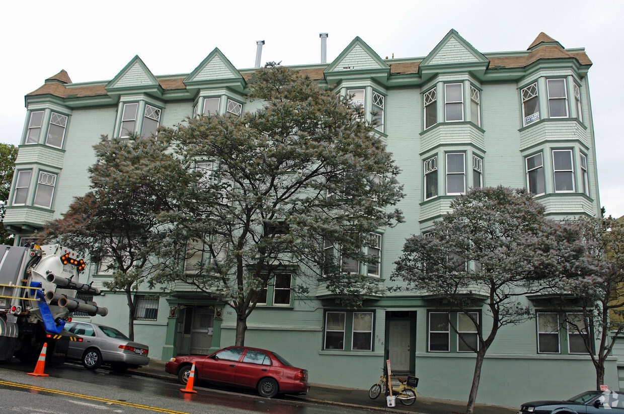 Building Photo - 560 Scott St