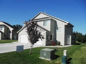 Building Photo - 4922 Sir James Ave