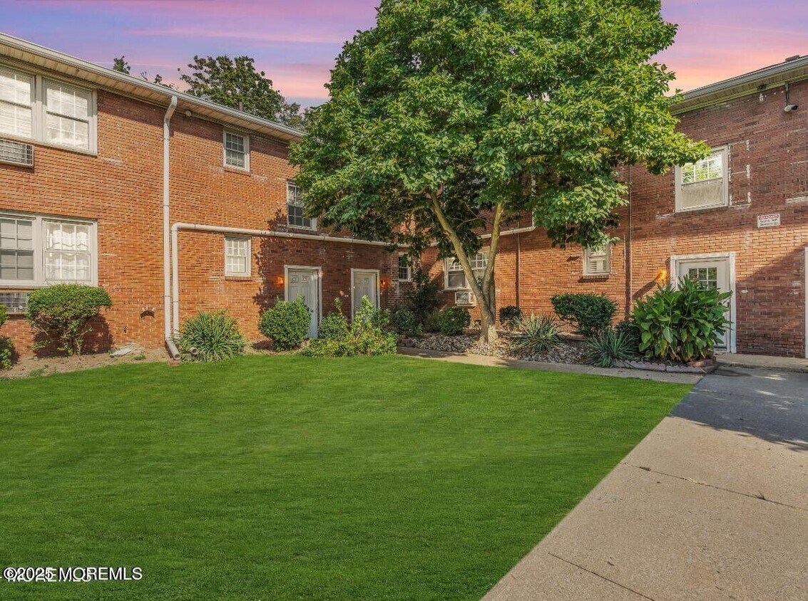 Foto principal - 364 Westwood Ave