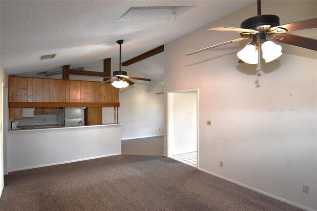 Building Photo - 121 Sherwood Dr