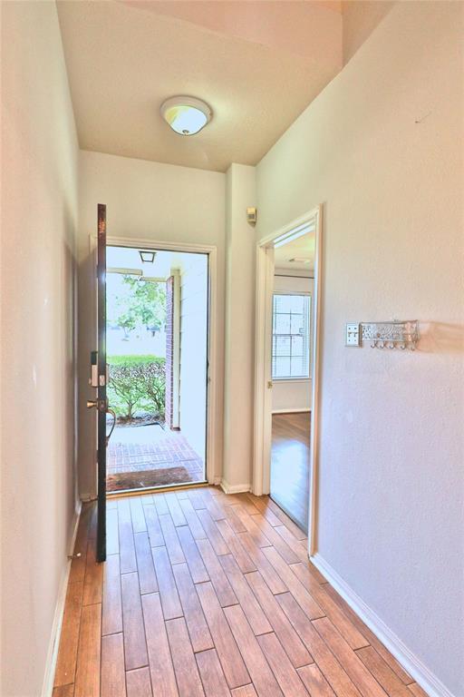 Building Photo - 4810 Linden Pl
