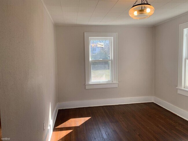 Building Photo - 3 br, 1 bath House - 538 N Belmont Ave