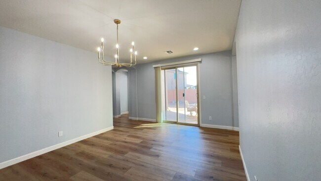 Building Photo - Beautiful large 5 bedroom home in cul-de-s...
