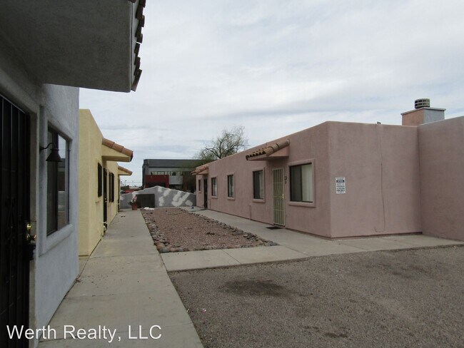 Building Photo - 350-354 W Delano St