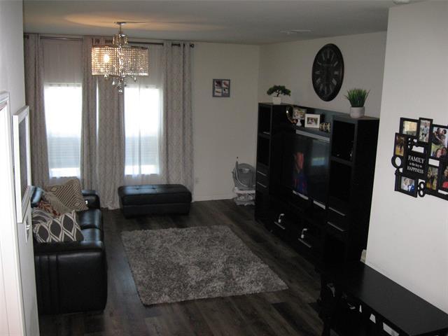 Building Photo - 1402 Engleman Dr
