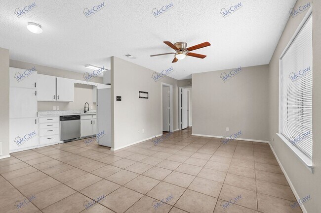 Foto del edificio - Cute 2/2/ Duplex in Cleburne!