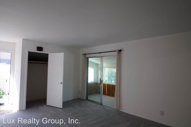 Building Photo - 20461 John Dr