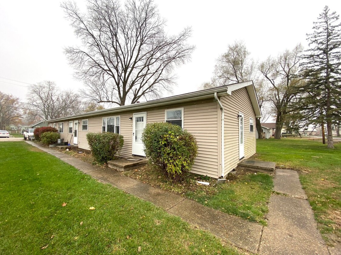 Primary Photo - 332 Velde St