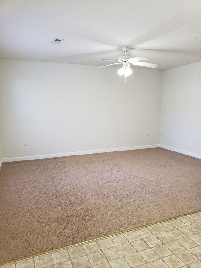 Building Photo - LARSON PLACE