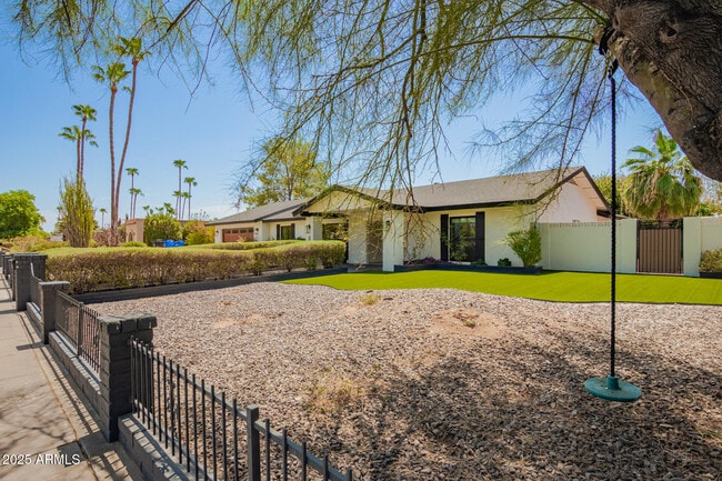 Foto del edificio - 5621 E Sweetwater Ave