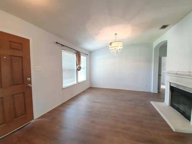 Building Photo - 2117 Preston Trail