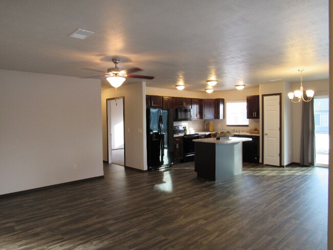 Foto del edificio - 325 Jerry Pl